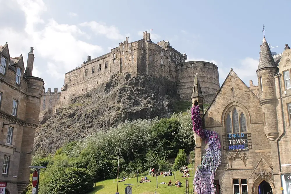 爱丁堡城堡 Edinburgh Castle – 苏格兰首府爱丁堡的标志，俯瞰整座城市